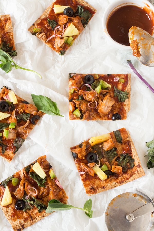 Thin Crust BBQ Jackfruit Pizza with lavish bread (Vegan) via @ExSloth | ExSloth.com
