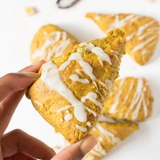 Vegan Coconut Ginger Golden Milk Scones (made with turmeric and spelt flour) via @ExSloth | ExSloth.com/vegan-golden-milk-scones/