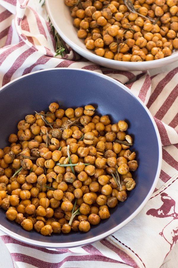 These crunchy rosemary garlic roasted chickpeas are just as flavourful and make the ultimate vegan protein-filled snack | Vegan, Gluten-free, plant-based protein | ExSloth.com