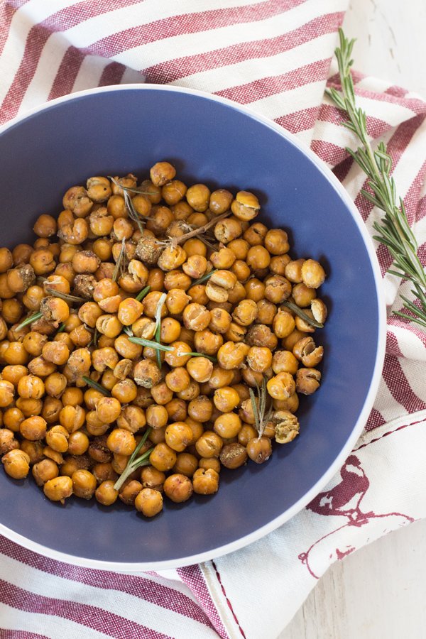These crunchy rosemary garlic roasted chickpeas are just as flavourful and make the ultimate vegan protein-filled snack | Vegan, Gluten-free, plant-based protein | ExSloth.com
