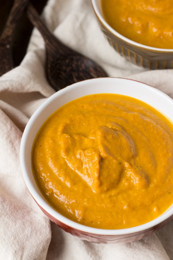 20 minute savoury pumpkin soup that's a little spicy but just as cozy and creamy as the original (vegan | gluten free | paleo) via ExSloth.com