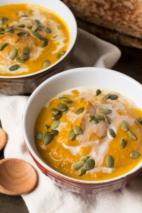20 minute savoury pumpkin soup that's a little spicy but just as cozy and creamy as the original (vegan | gluten free | paleo) via ExSloth.com