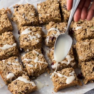 These coconut chai quinoa breakfast bars are vegan, gluten-free, refined sugar-free, filled with plant-based protein and can be made nut free depending on the mix-ins you use. They also make a great grab-and-go vegan breakfast | ExSloth.com