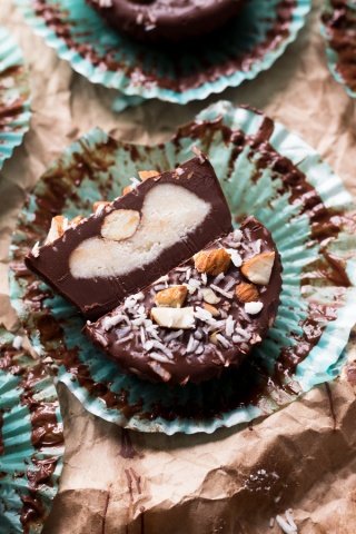 Easy 7 ingredient dark chocolate vegan almond joy cups (gluten free, paleo, dairy free, vegan) via ExSloth.com